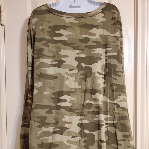 Terra Sky Camo top - Picture 2 of 4